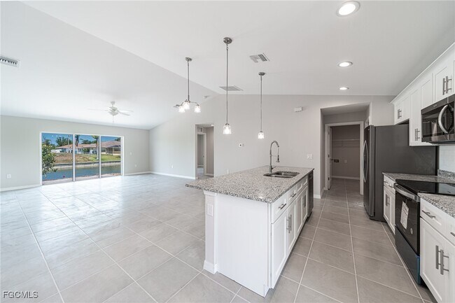 Building Photo - 2122 NW 9th Ave