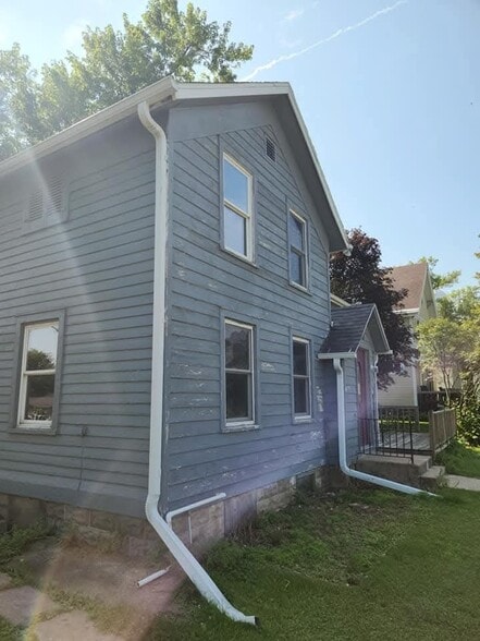 Building Photo - 411 5th Ave