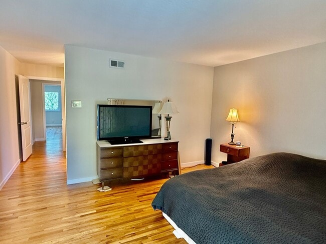 Building Photo - Exceptional Forest Glen Home Near Apple Park & Silicon Valley Tech Campuses
