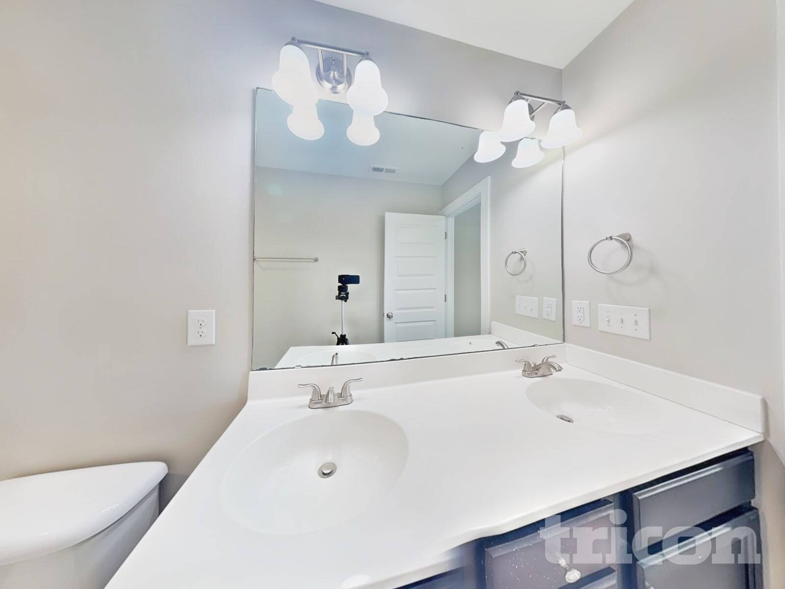 Building Photo - 8 Golden Crk Trl