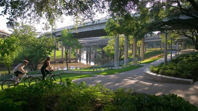 Building Photo - 3313 Baer St