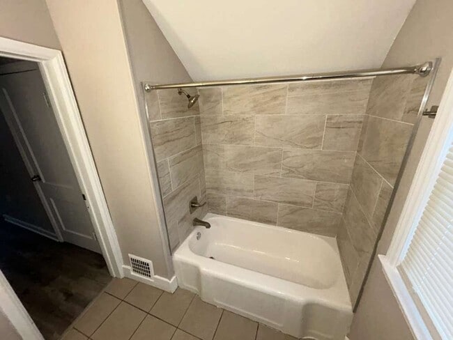 Building Photo - Two units, one home!