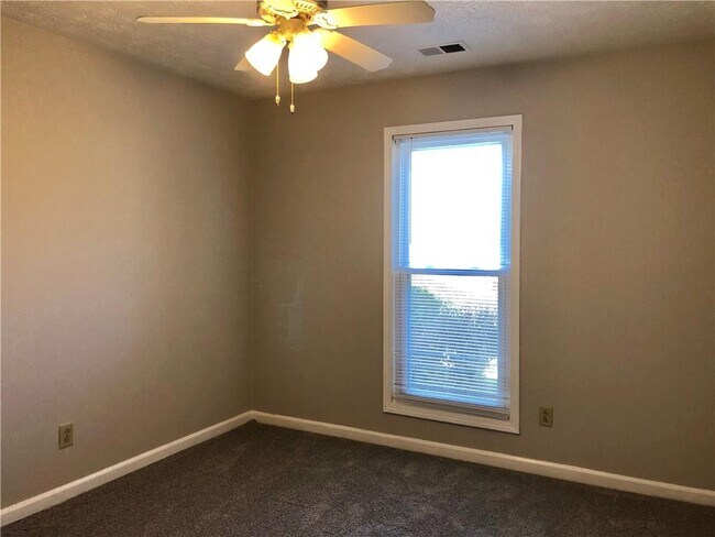 Building Photo - 125 Colony Run
