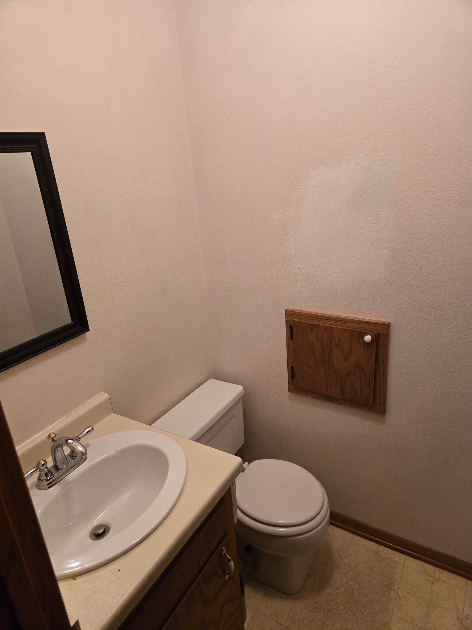 Building Photo - 753 Karasan Ct
