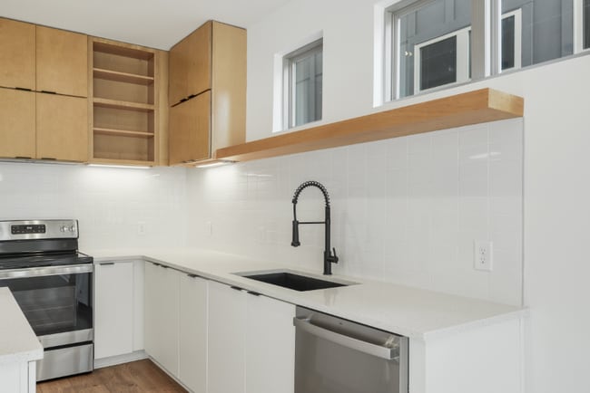 Building Photo - 3060 Edwin Cir