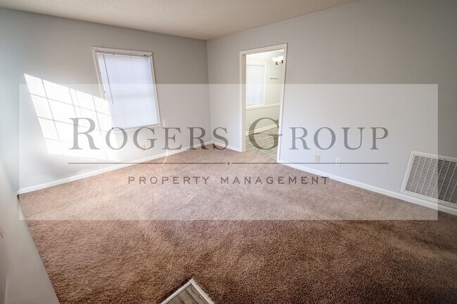 Building Photo - #315*** - 1104-1106 Parham St Duplex