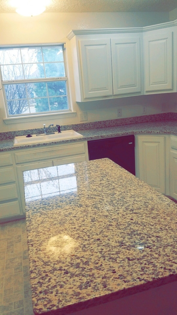 Building Photo - IMPRESSIVE CUSTOM BUILT HOME ON 16TH STREET