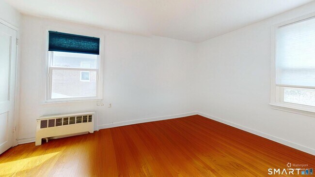 Building Photo - 638 Prospect St