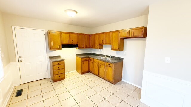 Building Photo - West/Wayne Township!
