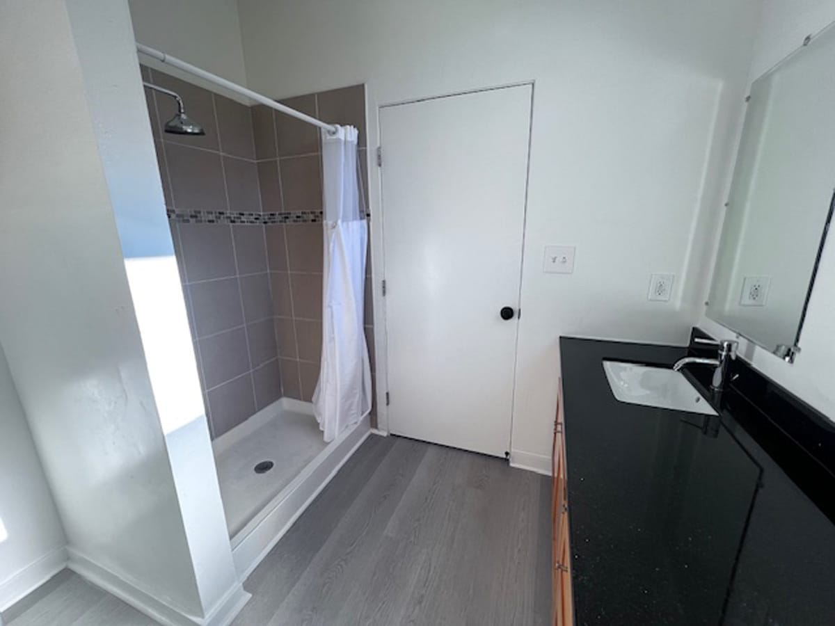 Building Photo - 1039 Peralta St