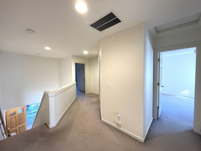 Building Photo - 14496 NW Alta Ln
