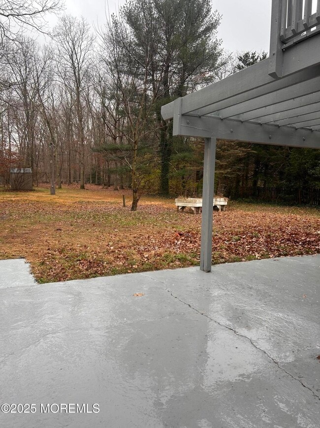 Building Photo - 823 Bowman Rd