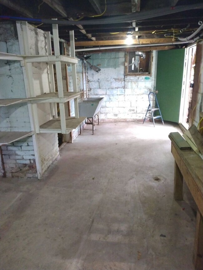 Building Photo - 616 Buckhannon Ave