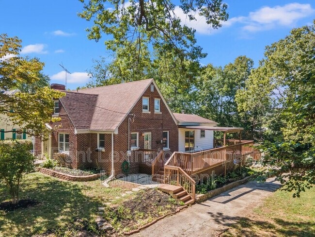 Building Photo - 147 Westgate Dr