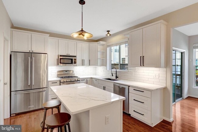 Building Photo - 12913 Wood Cres Cir