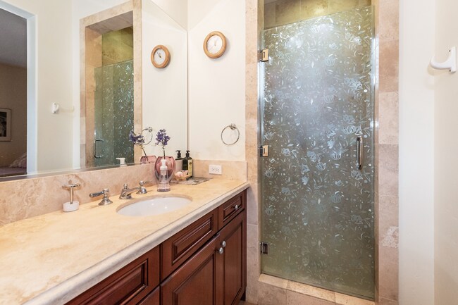 Building Photo - Luxurious Tuscan Villa - 3/3.5 Includes Private Casita in Goleta Bluffs!