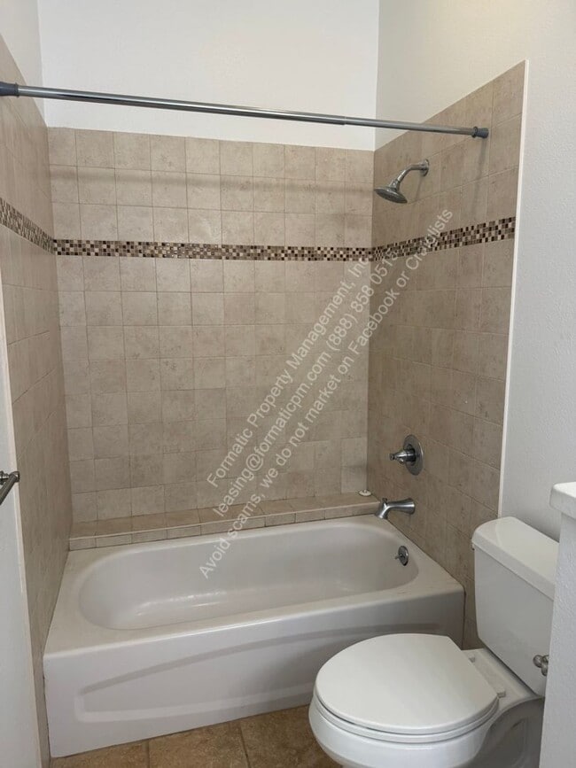 Building Photo - 91-1047 Pohahawai Place