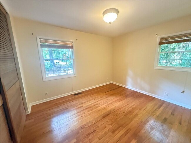 Building Photo - 1009 Verdi Way