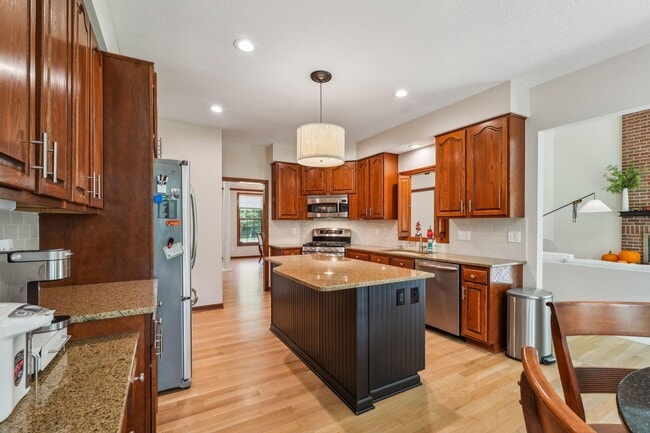 Building Photo - 1229 Whispering Meadow Ct
