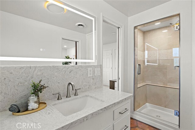 Building Photo - 696 Mystic View