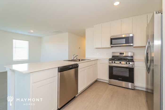 Building Photo - 3048 Yellow Pne Ave