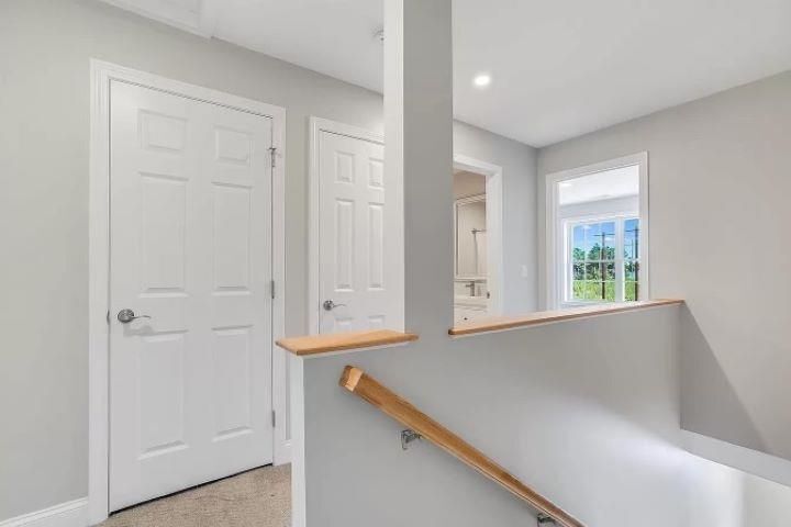 Building Photo - 494 Youville St
