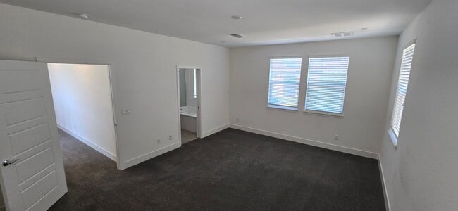 Building Photo - Located in the desirable K-Section of Rohnert Park
