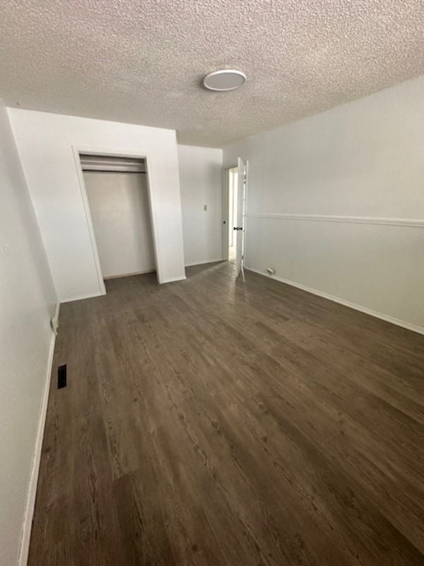 Building Photo - 123 N Elm St