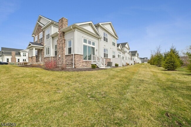 Building Photo - 25 Stone Ct