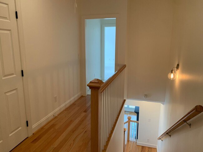 Building Photo - AVAILABLE NOW