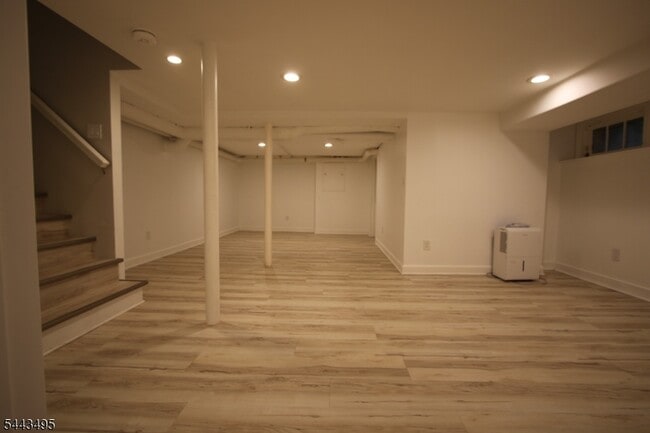Building Photo - 22 Sunset Dr