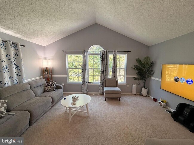 Building Photo - 45 Ketley Pl