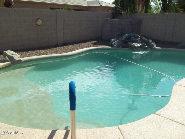 Building Photo - 2037 E Riviera Dr