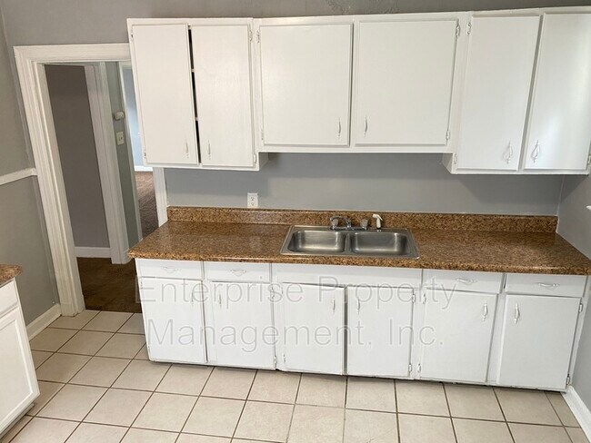 Building Photo - 3654 Mason Ave