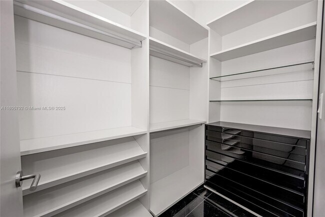Building Photo - 2669 S Bayshore Dr