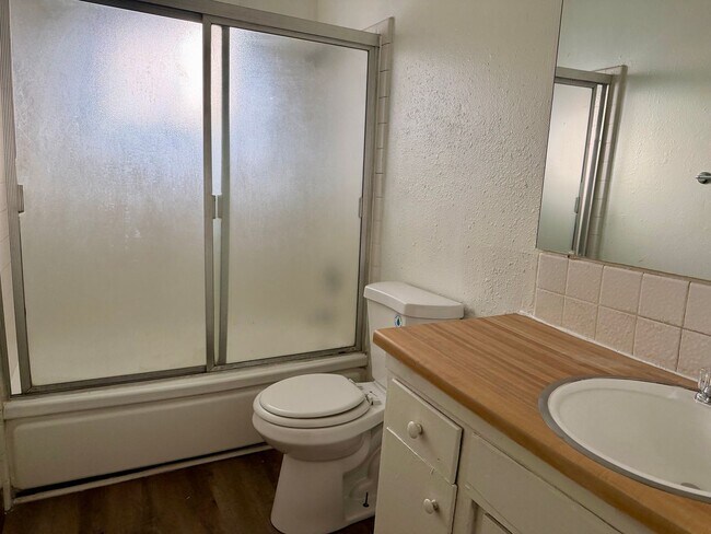 Building Photo - 489 S Backer Ave