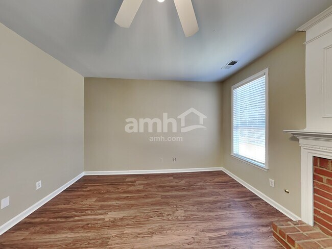 Building Photo - 9740 Lakemoore Cv