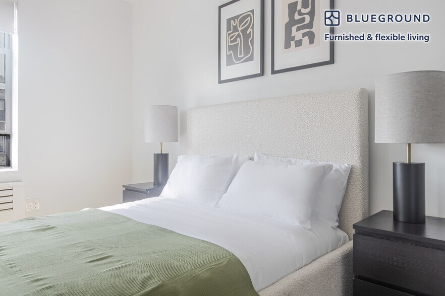 Building Photo - 915 West End Ave