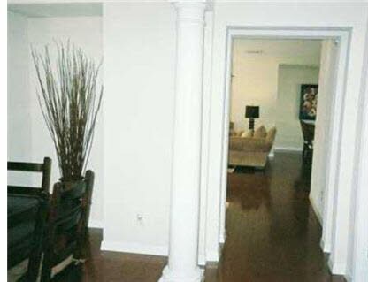 Building Photo - 1542 Almond Avenue