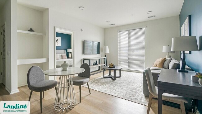 Building Photo - 815 Madison St