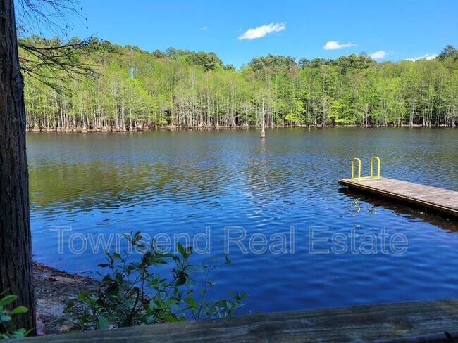Building Photo - 1405 Briarcliff Dr