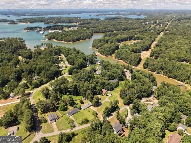 Building Photo - 6181 Shoreland Cir