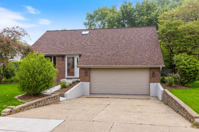 Building Photo - 13723 S Mallard Dr