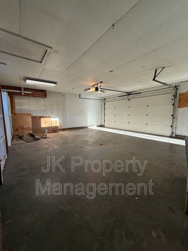 Building Photo - 121 Riverview 4 E