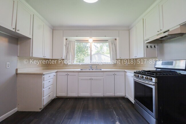 Building Photo - 9344 E 3rd Pl