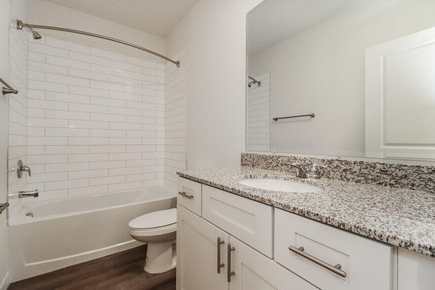 Building Photo - 11817 Mountain Retreat Ln