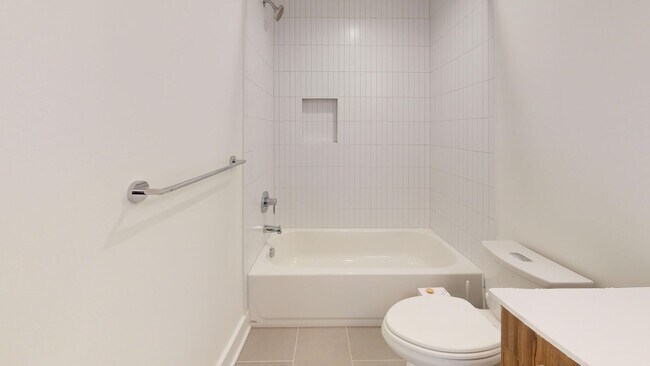 Building Photo - Newly Renovated Two Bedroom Two Bathroom W/Off Street Parking