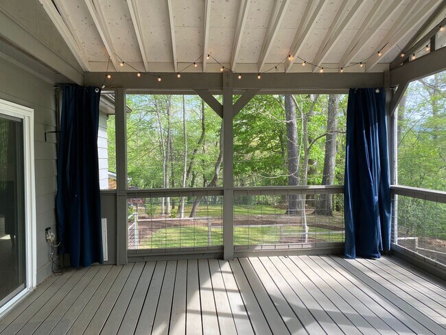 Building Photo - East AVL - Mid Century Modern Beauty in Bo...