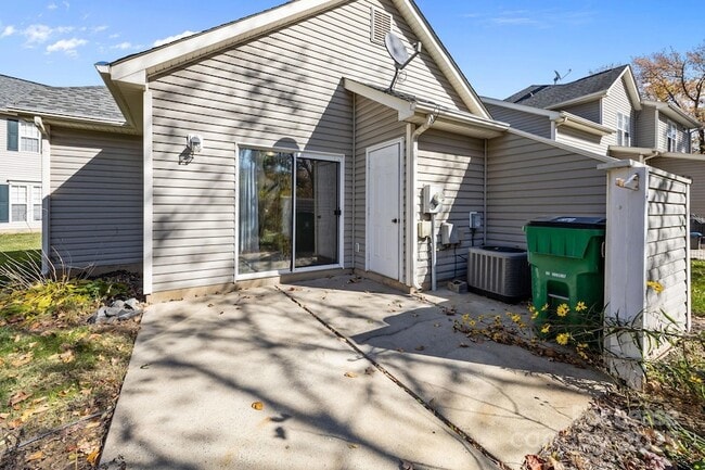 Building Photo - 9467 Kimmel Ln