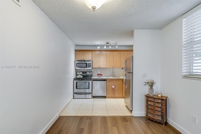 Building Photo - 1801 S Treasure Dr